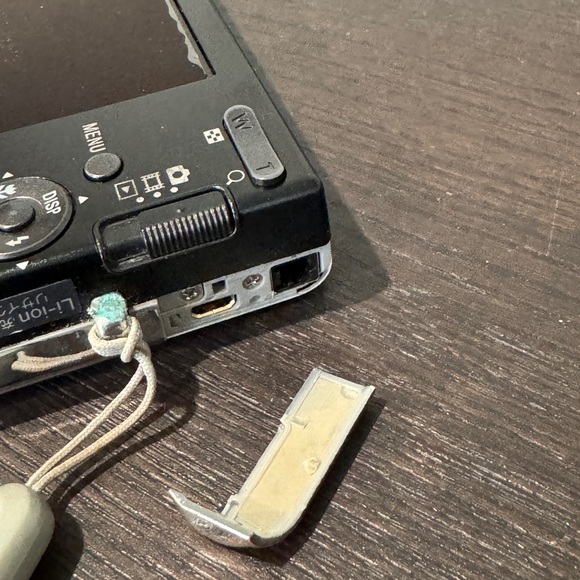 Sony Cyber-Shot DSC-W190 Compact Digital Camera - Picture 7 of 7